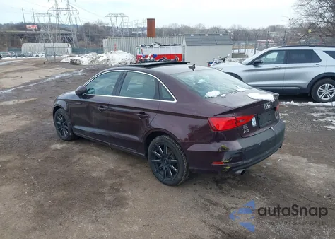 2015 Audi A3 2.0T Premium z USA, uszkodzony, nr VIN WAUBFGFF5F1046015